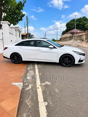 Hyundai Elantra Limited 2023 White