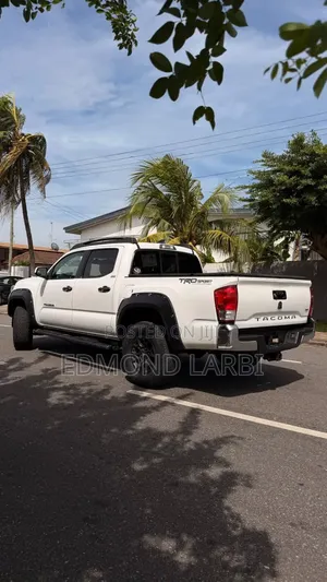 Toyota Tacoma 2017 White