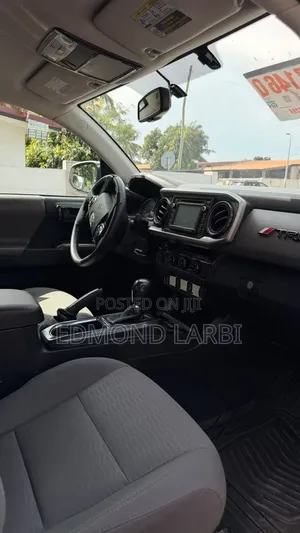 Toyota Tacoma 2017 White