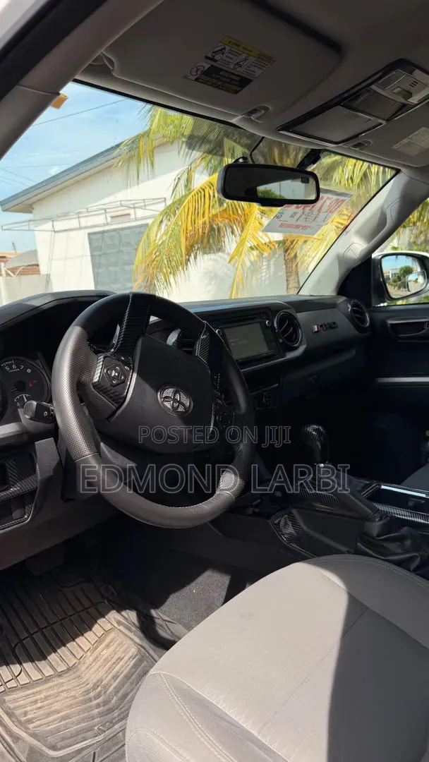 Toyota Tacoma 2017 White