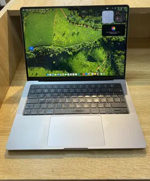Laptop Apple MacBook Pro 2021 M1 16GB Apple M1 Pro SSD 512GB
