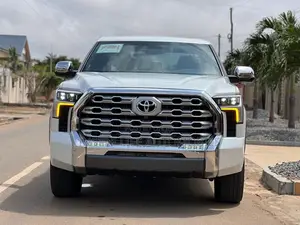 Toyota Tundra 1794 Edition CrewMax 4WD SB w/5.5' Bed 2025 White