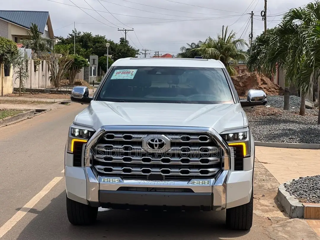 Toyota Tundra 1794 Edition CrewMax 4WD SB w/5.5' Bed 2025 White