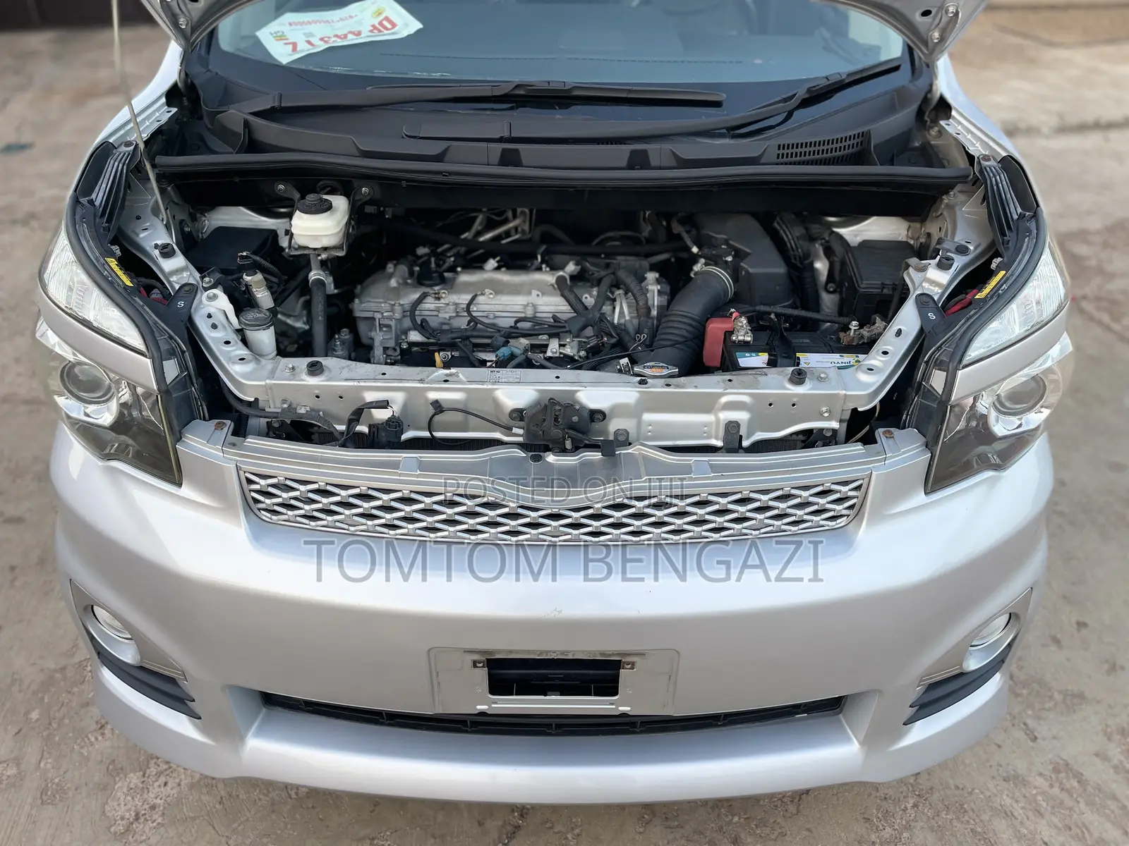 Toyota Voxy V 2WD 8-Seater 2011 Silver