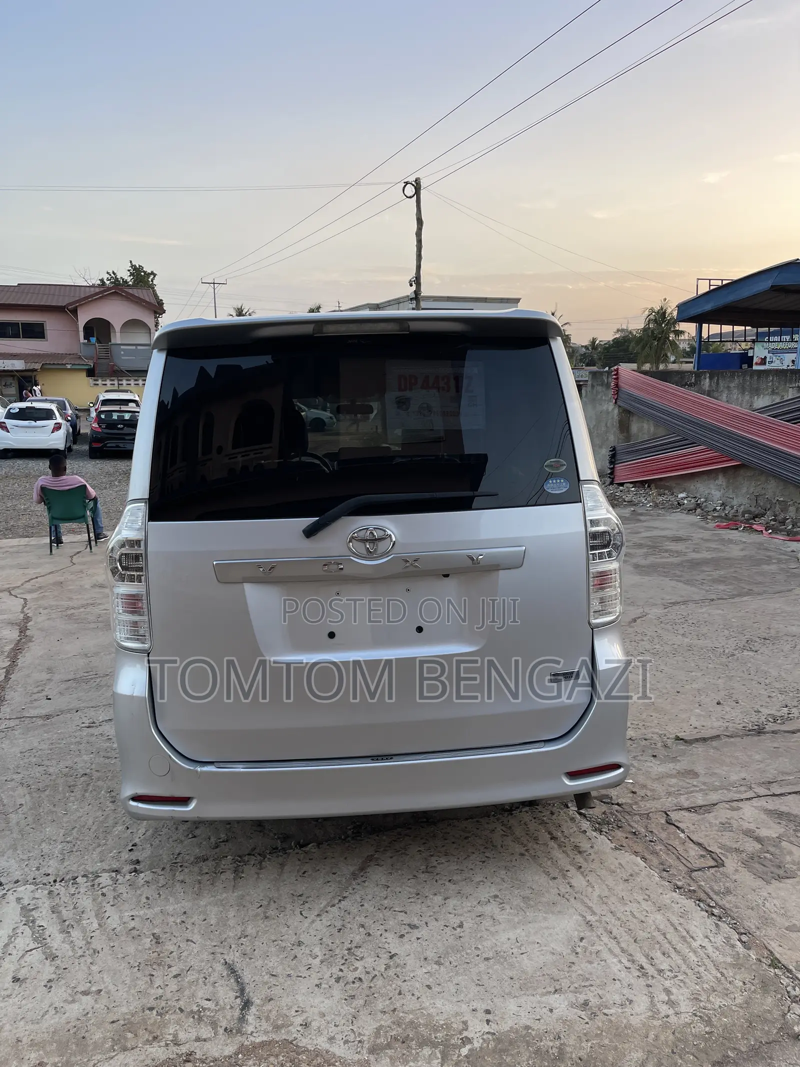 Toyota Voxy V 2WD 8-Seater 2011 Silver