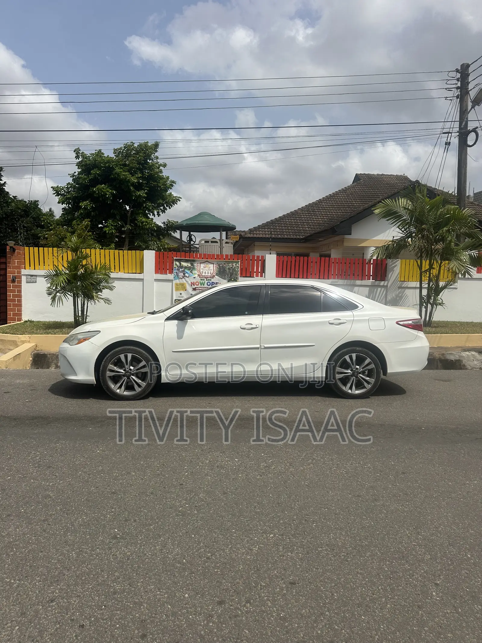 Toyota Camry XLE 4dr Sedan (2.5L 4cyl 6A) 2016 White