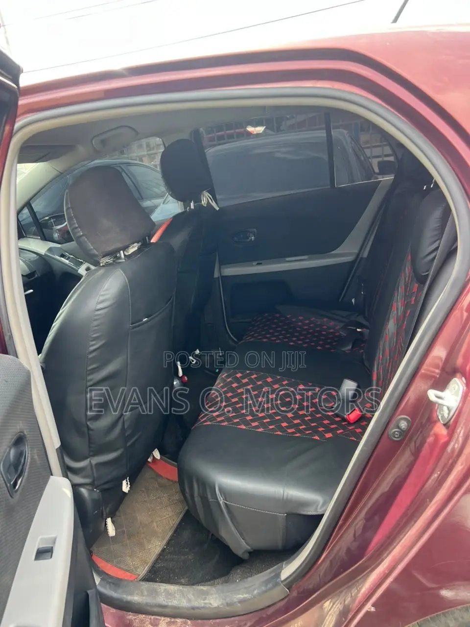 Toyota Vitz 1.3 AWD 3dr 2010 Brown