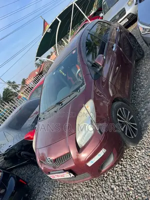 Toyota Vitz 1.3 AWD 3dr 2010 Brown