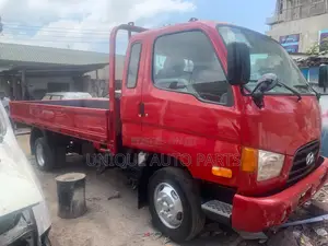 Hyundai Might 2 Bucket