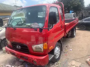 Hyundai Might 2 Bucket