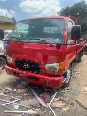 Hyundai Might 2 Bucket