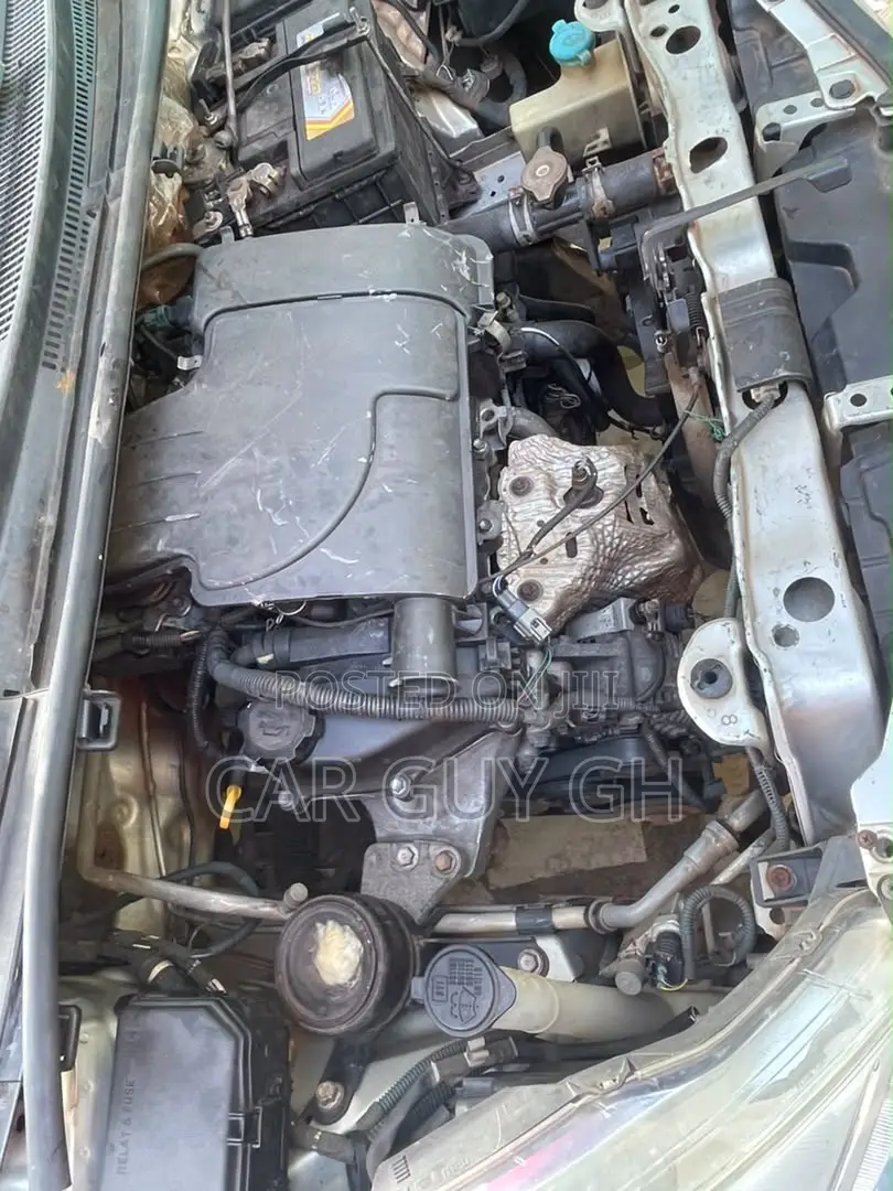 Toyota Vitz 2012 Silver