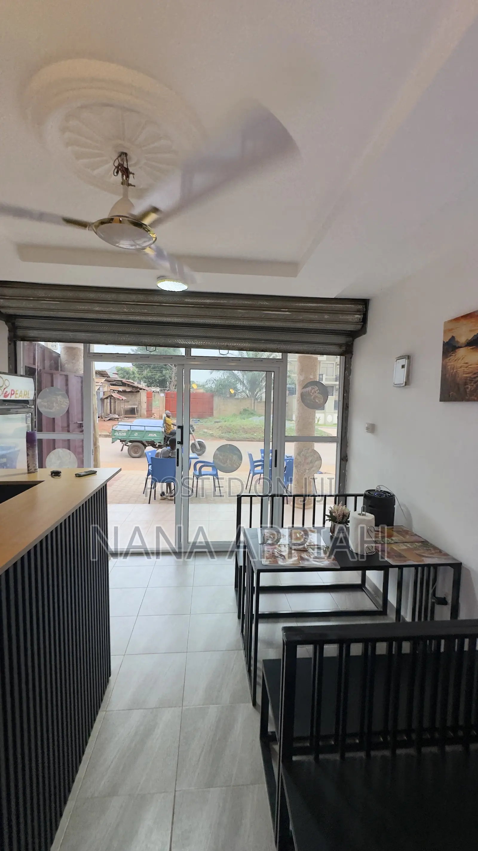 Furnished Restaurant/Shop