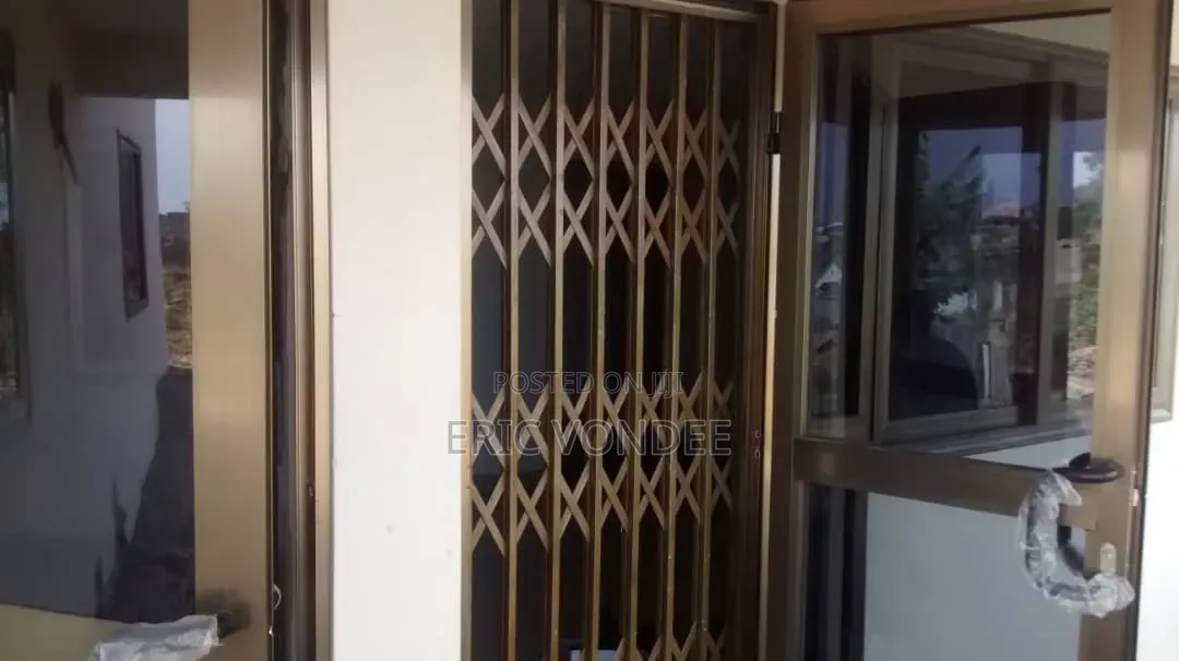 13bdrm Mansion in Unified Pentecost, Zero for sale
