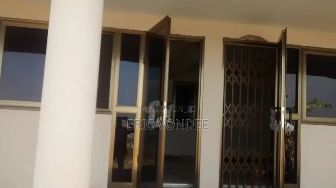 13bdrm Mansion in Unified Pentecost, Zero for sale