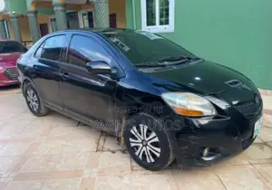 Toyota Yaris 2010 Black