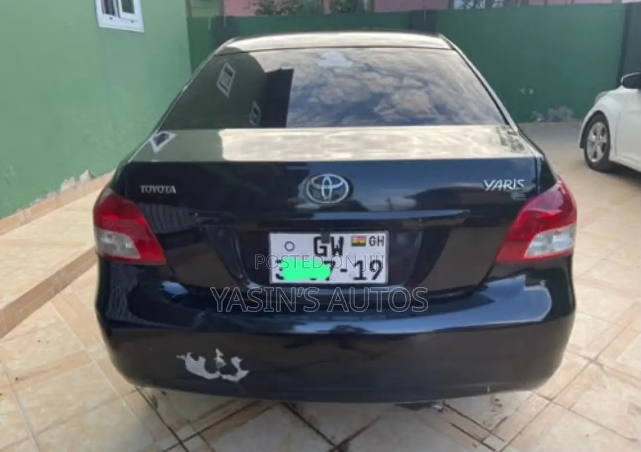Toyota Yaris 2010 Black