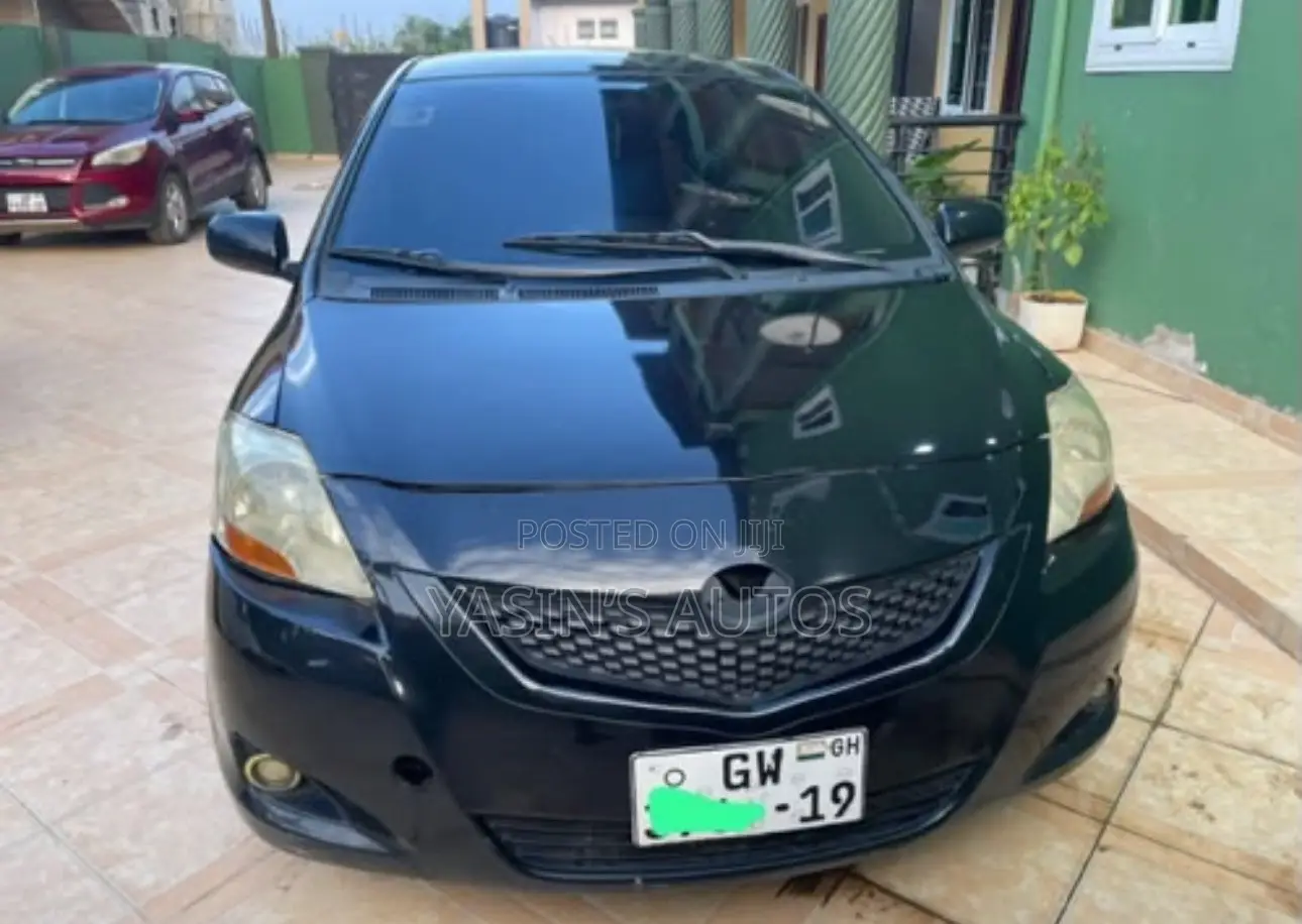 Toyota Yaris 2010 Black