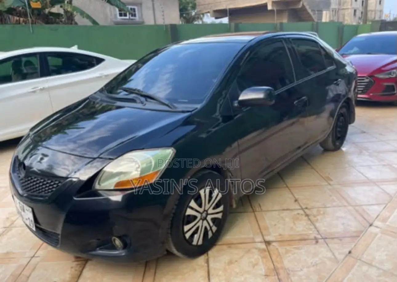 Toyota Yaris 2010 Black