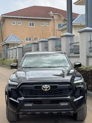 Toyota Tacoma 2024 Black