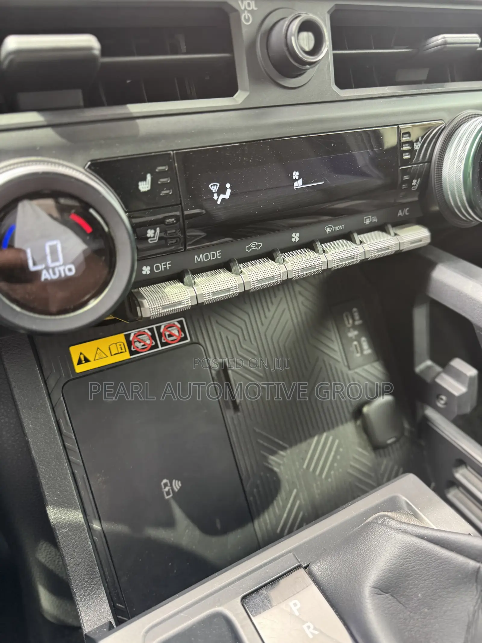 Toyota Tacoma 2024 Black