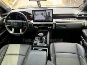 Toyota Tacoma 2024 Black