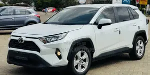 Toyota RAV4 LE AWD 2023 White