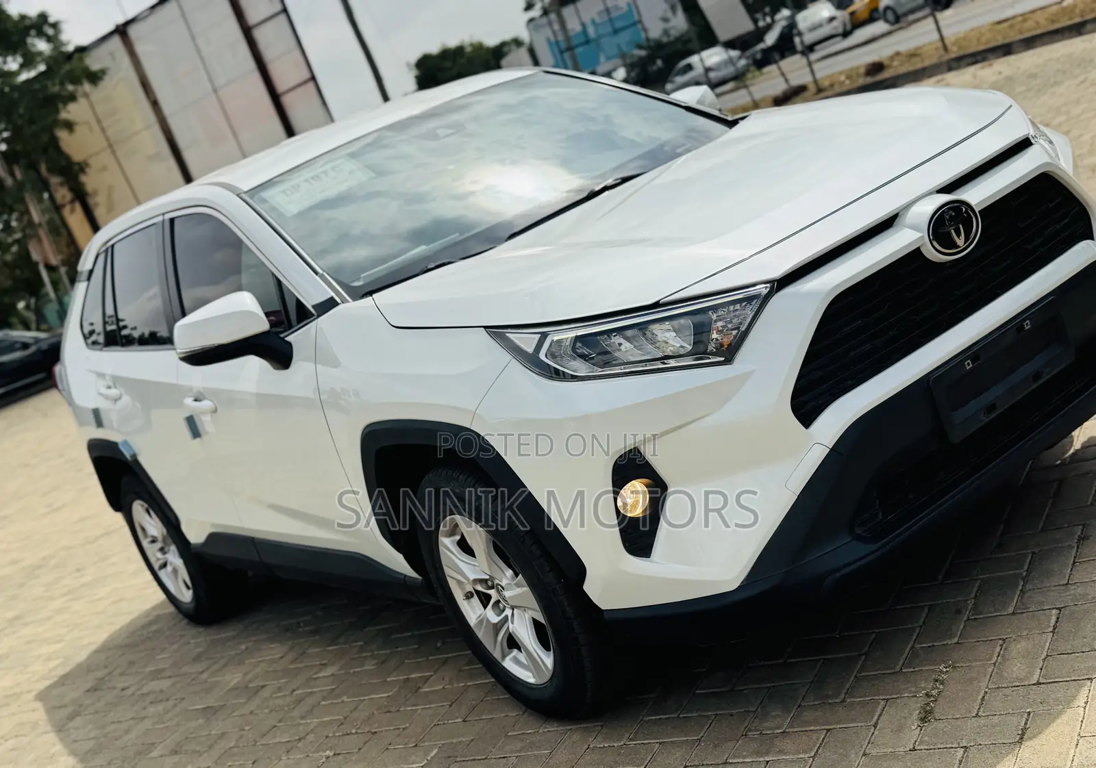 Toyota RAV4 LE AWD 2023 White