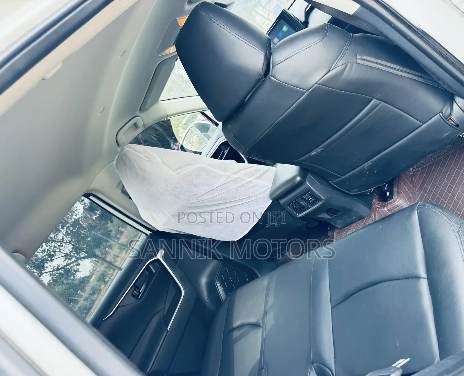 Toyota RAV4 LE AWD 2023 White