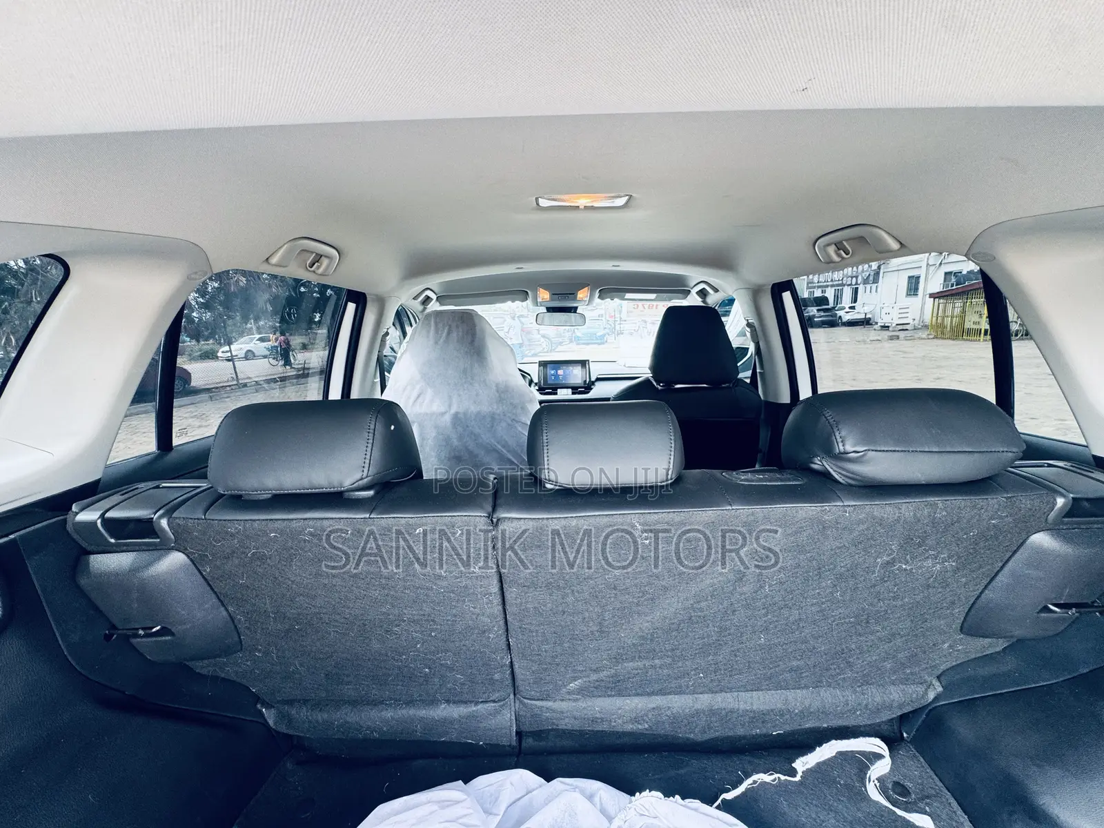 Toyota RAV4 LE AWD 2023 White