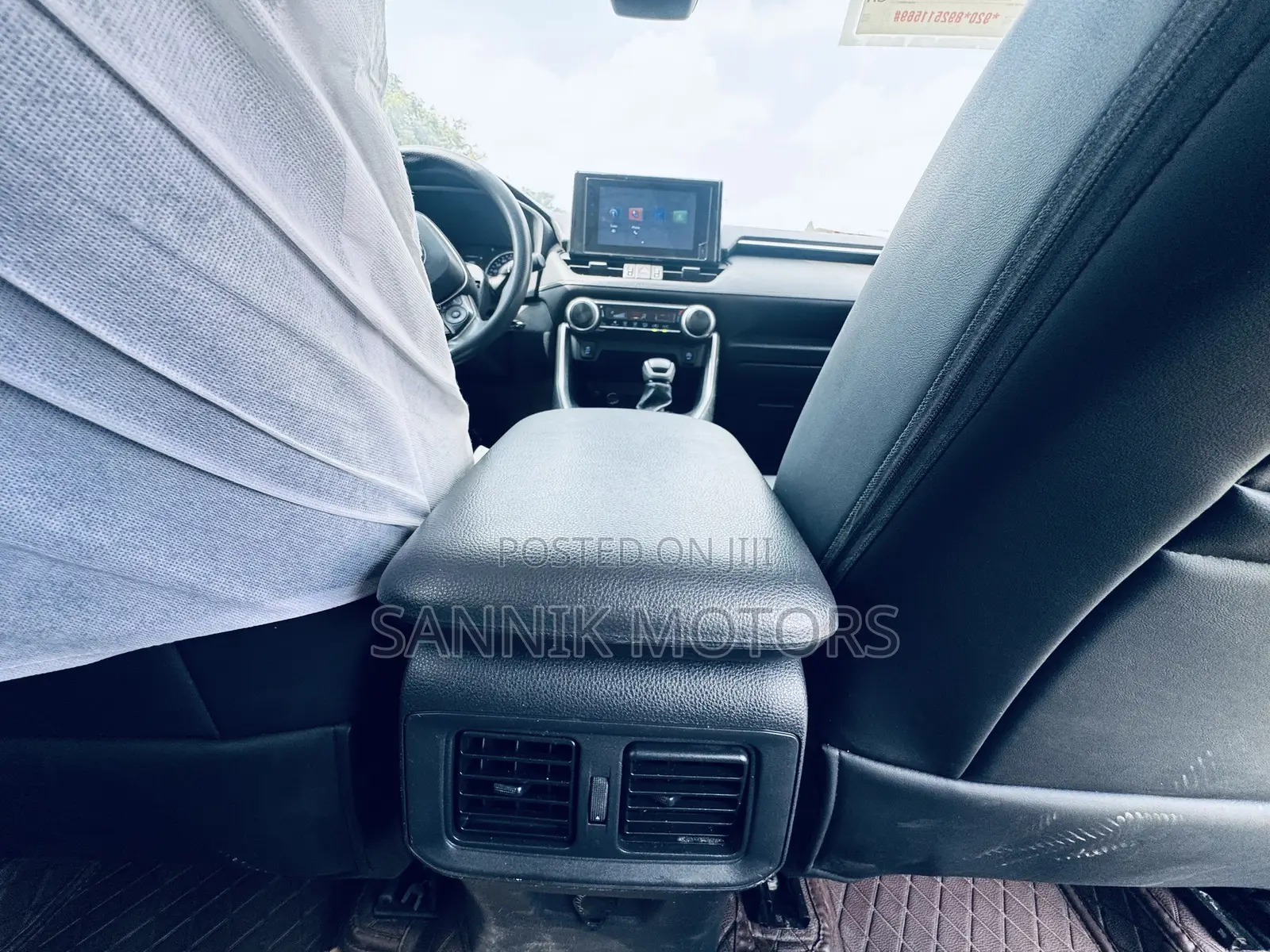 Toyota RAV4 LE AWD 2023 White