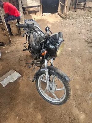 Bajaj Boxer 150 UG 2026 Black