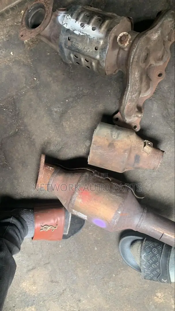 Original Homeused Catalytic Convetors for All cars.Toyota,Honda Ford