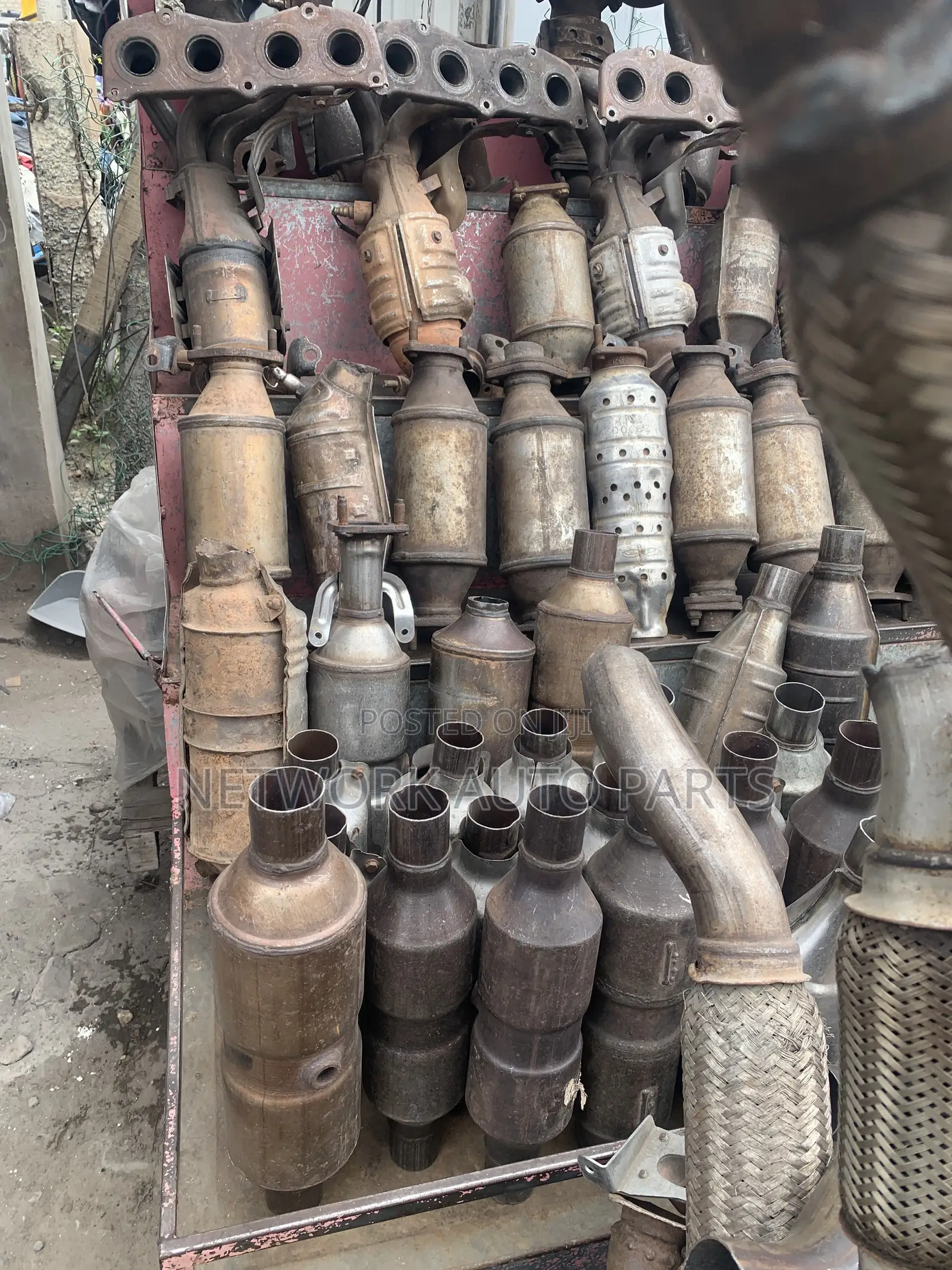 Original Homeused Catalytic Convetors for All cars.Toyota,Honda Ford