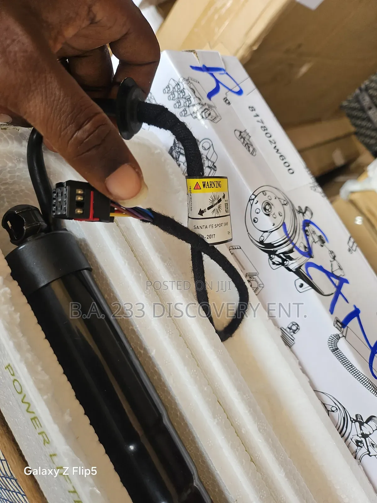 Hyundai Santa Fe 2013/2015/2018 Electronic Boot Shocks
