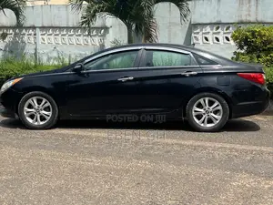 Hyundai Sonata Limited Sedan FWD (2.4L 4cyl 6A) 2012 Black