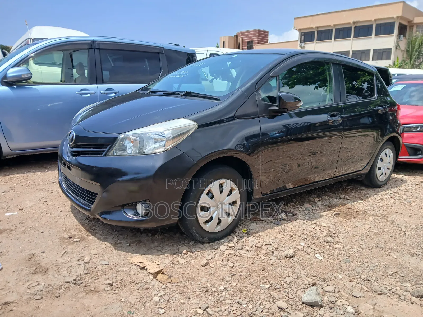 Toyota Vitz 1.3 FWD 5dr 2014 Black