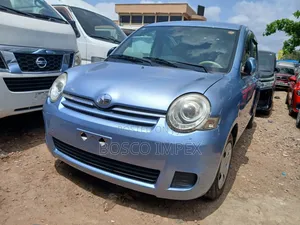 Toyota Sienta 1.5 FWD 2012 Blue