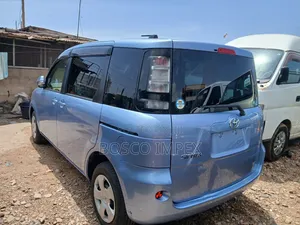 Toyota Sienta 1.5 FWD 2012 Blue