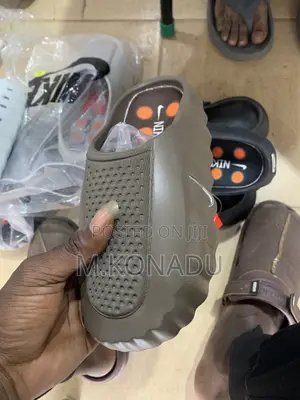 Nike Mind 001 Slide