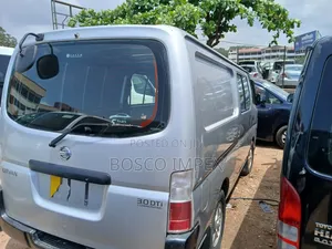 Nissan Caravan (Urvan) 2010 Silver