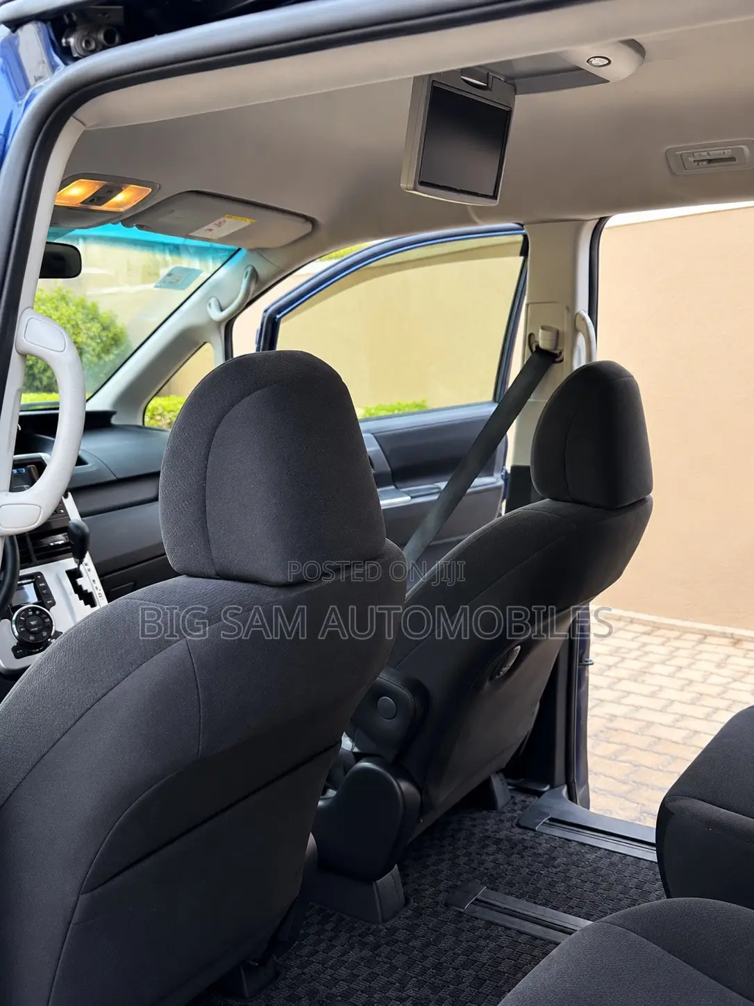 Toyota Voxy 2013 Gray