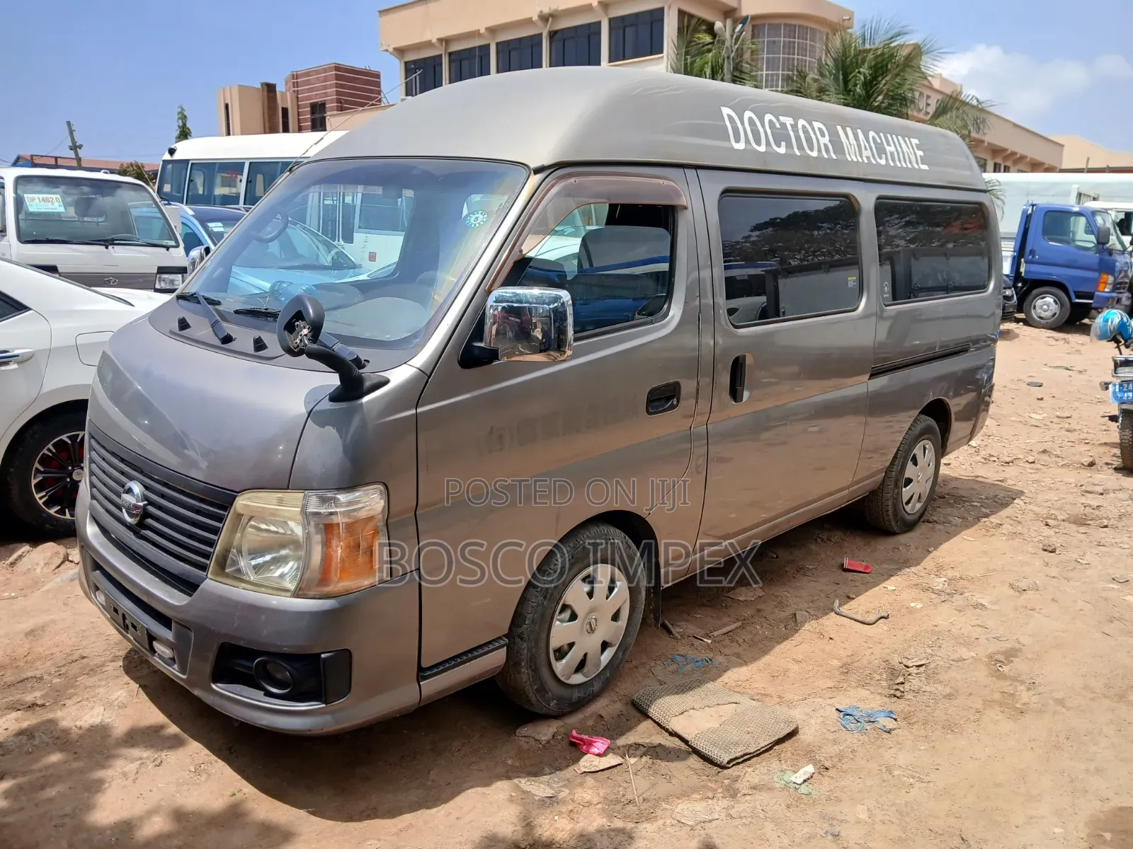 Nissan Caravan (Urvan) 2009 Brown
