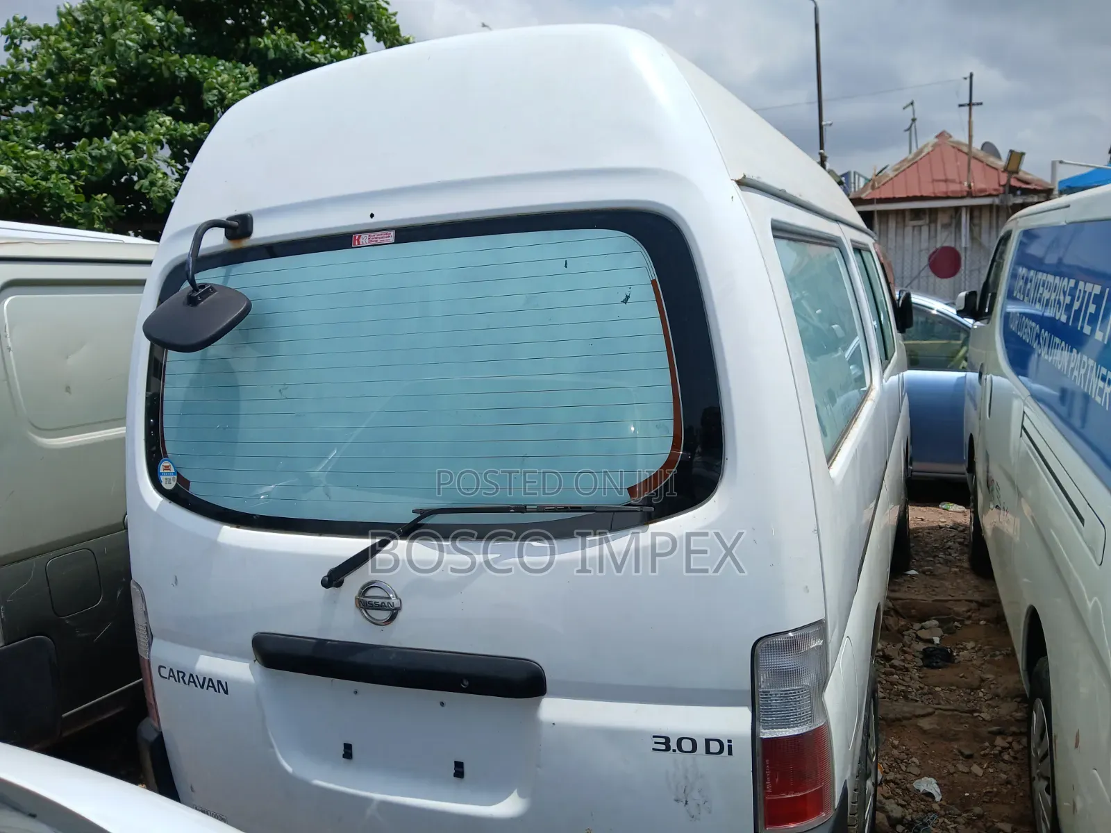 Nissan Caravan (Urvan) 2009 White