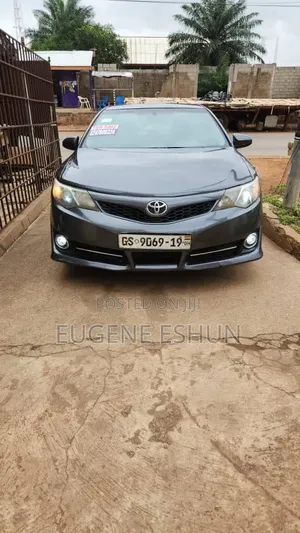 Toyota Camry 2014 Gray