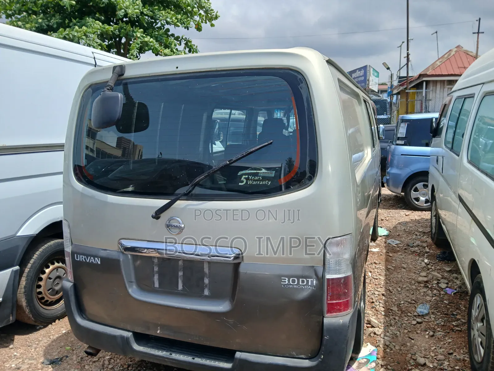 Nissan Caravan (Urvan) 2010