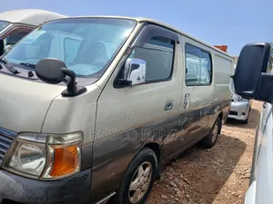 Nissan Caravan (Urvan) 2010