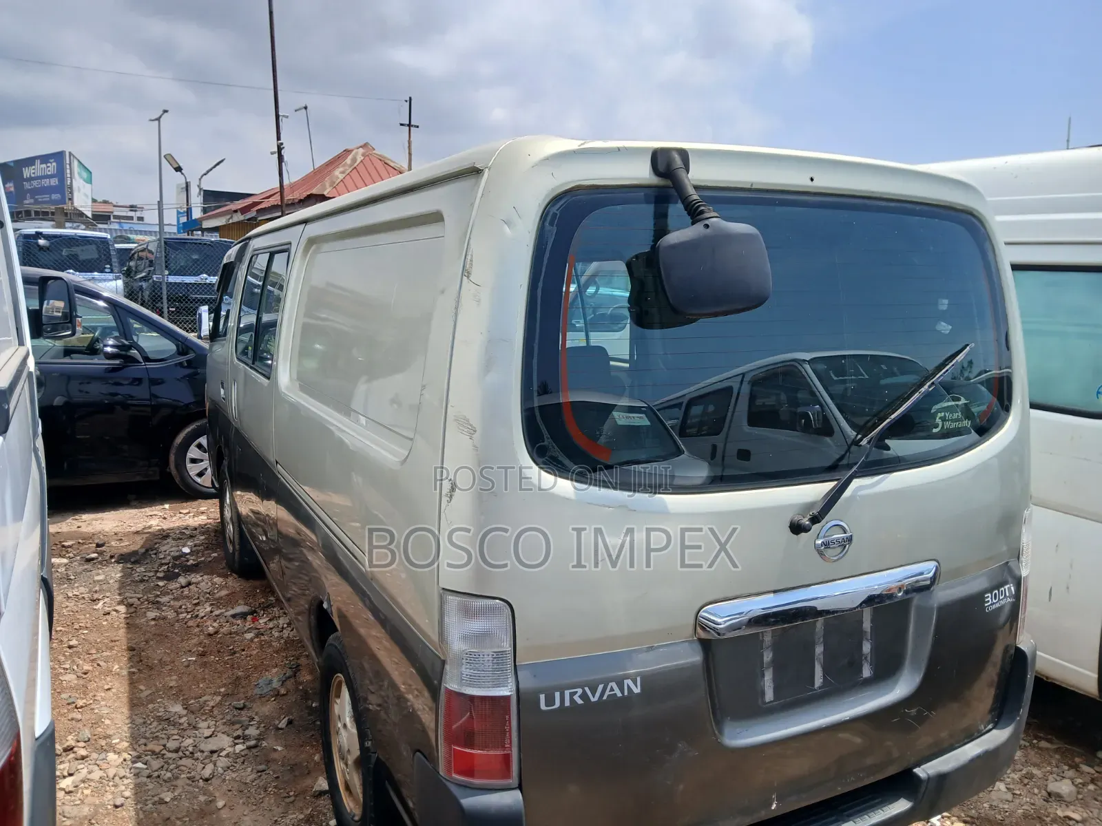 Nissan Caravan (Urvan) 2010