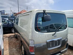 Nissan Caravan (Urvan) 2010
