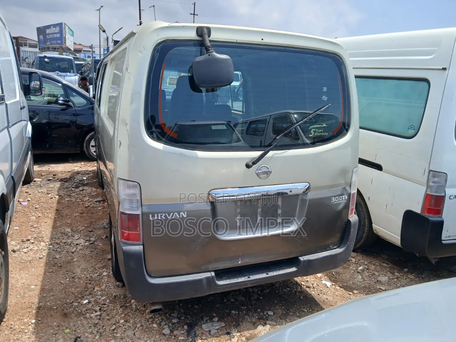 Nissan Caravan (Urvan) 2010